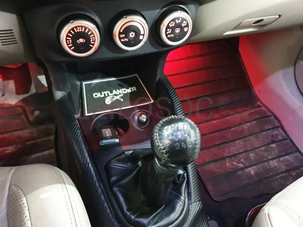Mitsubishi Outlander 2.0 DI-D · Ano 2007