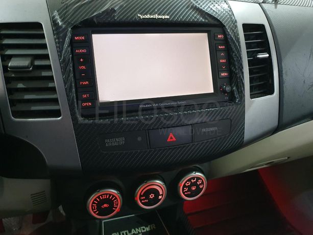 Mitsubishi Outlander 2.0 DI-D · Ano 2007