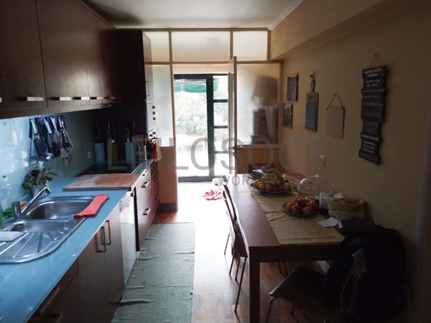 Apartamento T3 c/ logradouro · Vila Nova de Gaia