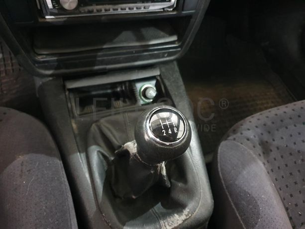 Volkswagen Passat 1.9 TDI · Ano 1997