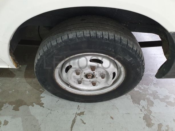 Ford Transit 2.0 DI · Ano 2002