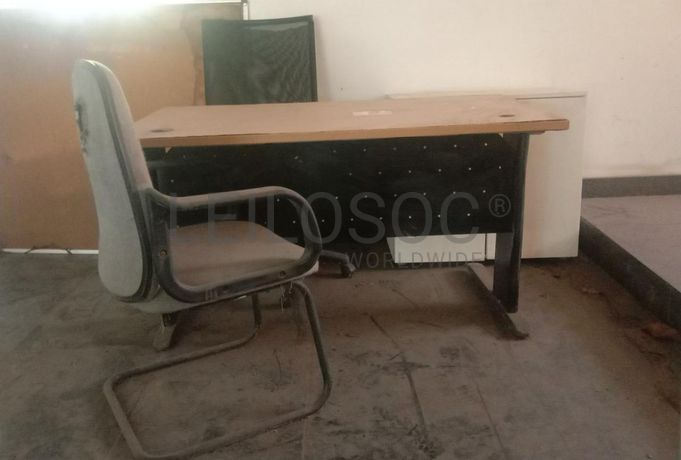 Mobiliário de escritório ·