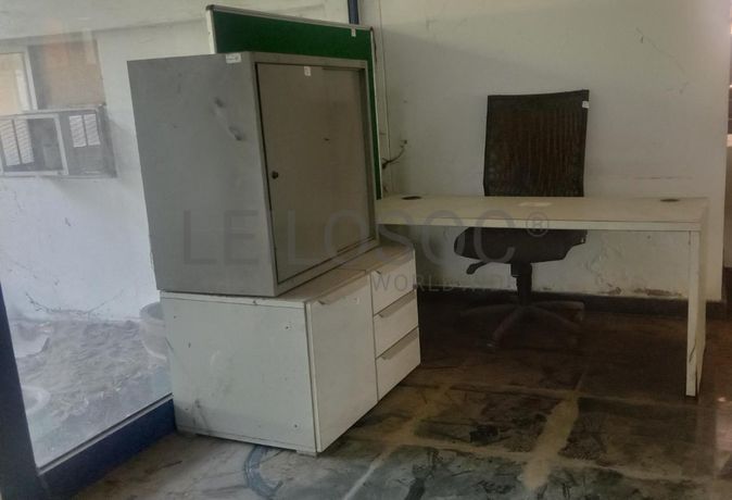 Mobiliário de escritório ·