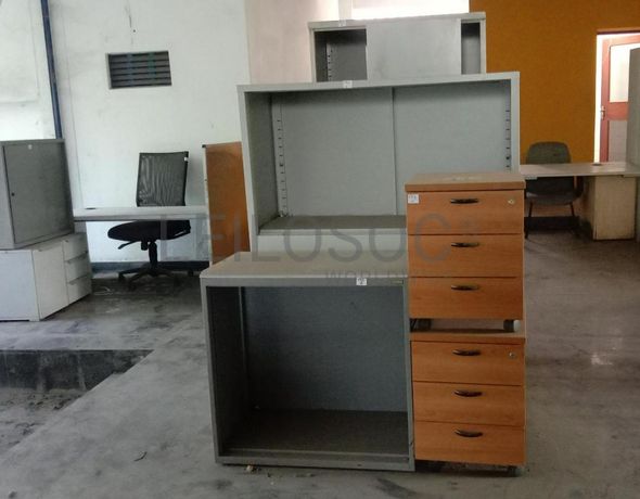 Mobiliário de escritório ·