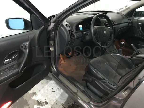 Renault Laguna 1.9 DCI · Ano 2004