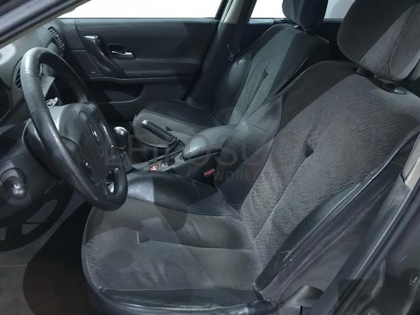 Renault Laguna 1.9 DCI · Ano 2004