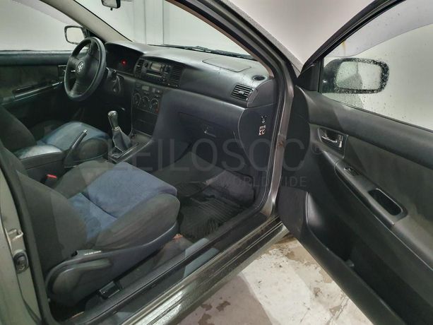 Toyota Corolla 1.4D · Ano 2004