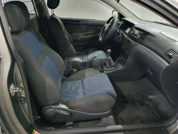Toyota Corolla 1.4D · Ano 2004