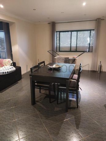 LEILÃO SUSPENSO · Apartamento T4  + Garagem · Vila das Aves