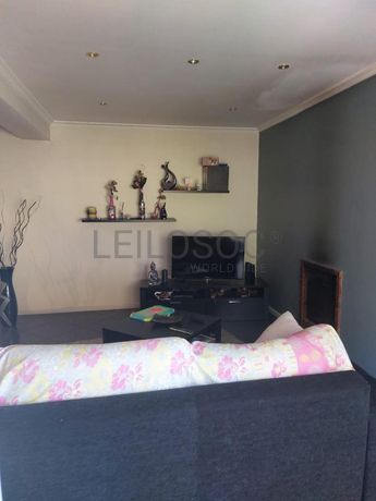 LEILÃO SUSPENSO · Apartamento T4  + Garagem · Vila das Aves