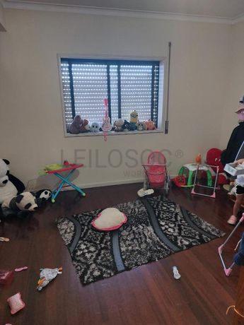 LEILÃO SUSPENSO · Apartamento T4  + Garagem · Vila das Aves