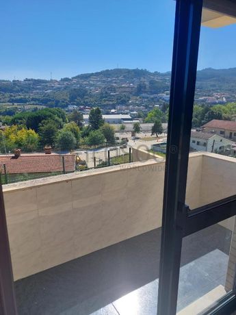 LEILÃO SUSPENSO · Apartamento T4  + Garagem · Vila das Aves