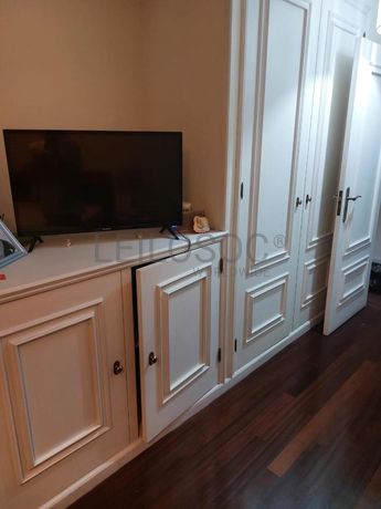 LEILÃO SUSPENSO · Apartamento T4  + Garagem · Vila das Aves