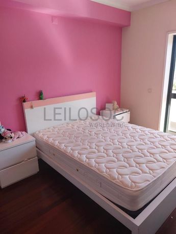 LEILÃO SUSPENSO · Apartamento T4  + Garagem · Vila das Aves