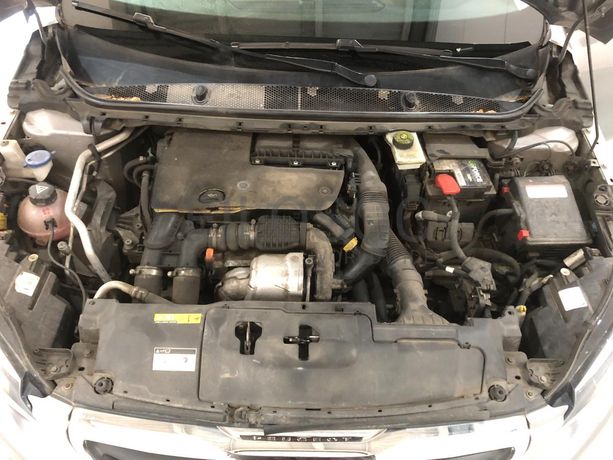 Peugeot 308 · Ano 2015