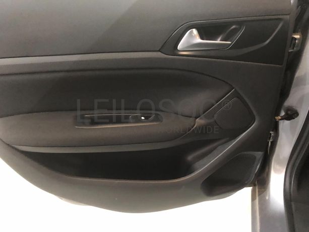 Peugeot 308 · Ano 2015