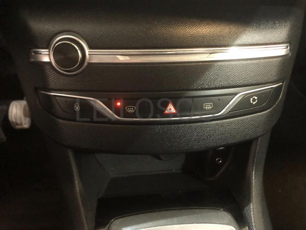 Peugeot 308 · Ano 2015