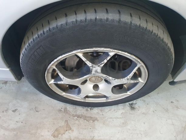 Renault Laguna 1.9 DTI · Ano 1999