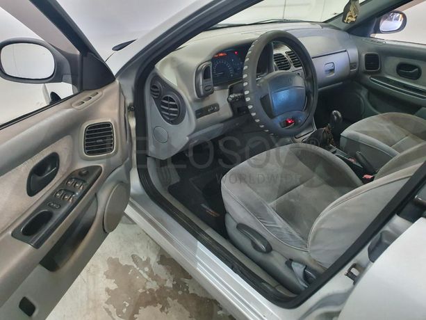 Renault Laguna 1.9 DTI · Ano 1999