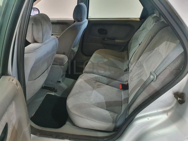 Renault Laguna 1.9 DTI · Ano 1999