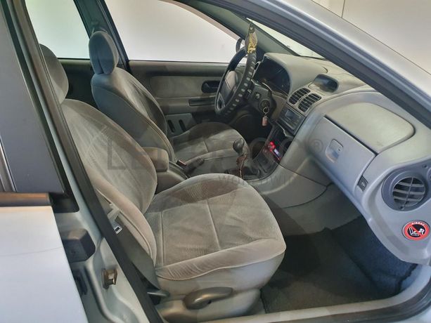 Renault Laguna 1.9 DTI · Ano 1999