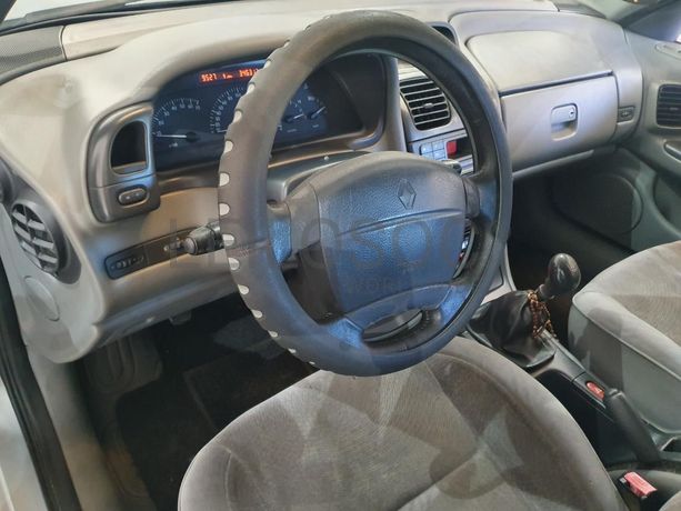 Renault Laguna 1.9 DTI · Ano 1999