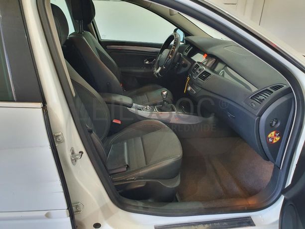 Renault Laguna 2.0 DCI · Ano 2010