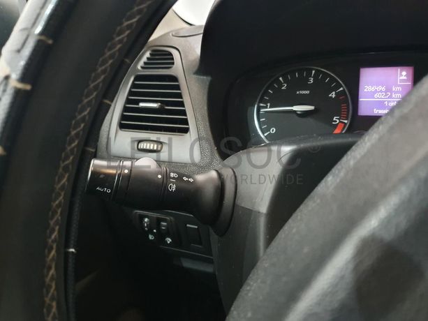 Renault Laguna 2.0 DCI · Ano 2010