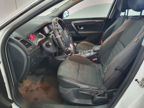 Renault Laguna 2.0 DCI · Ano 2010