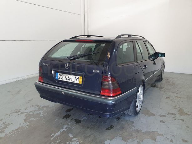 Mercedes-Benz C220 CDI · Ano 1998