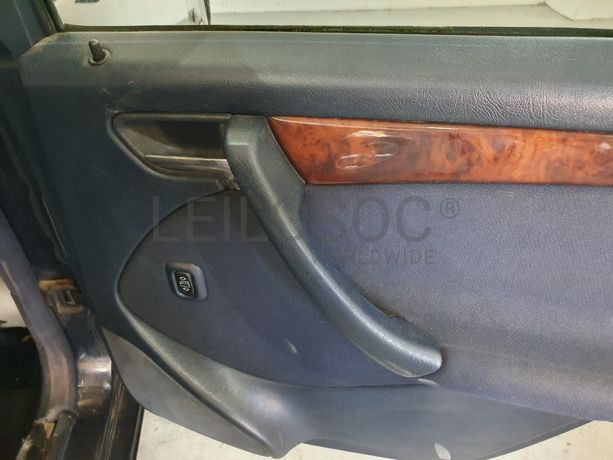 Mercedes-Benz C220 CDI · Ano 1998