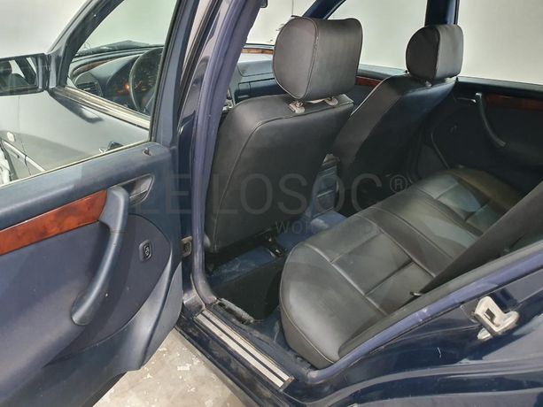 Mercedes-Benz C220 CDI · Ano 1998