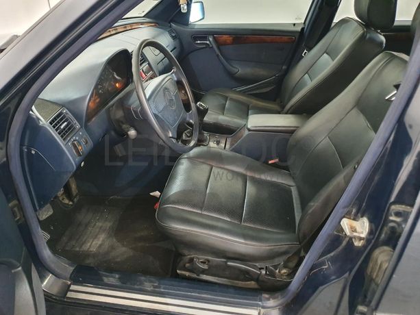 Mercedes-Benz C220 CDI · Ano 1998