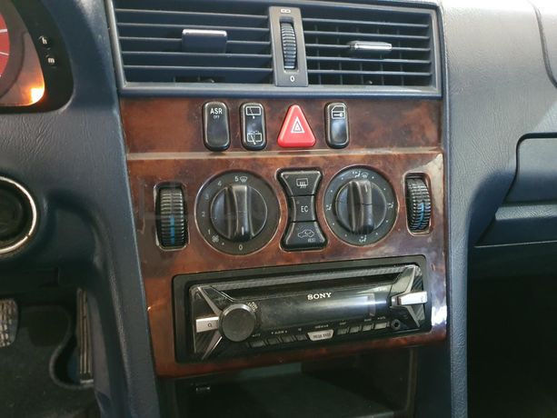 Mercedes-Benz C220 CDI · Ano 1998