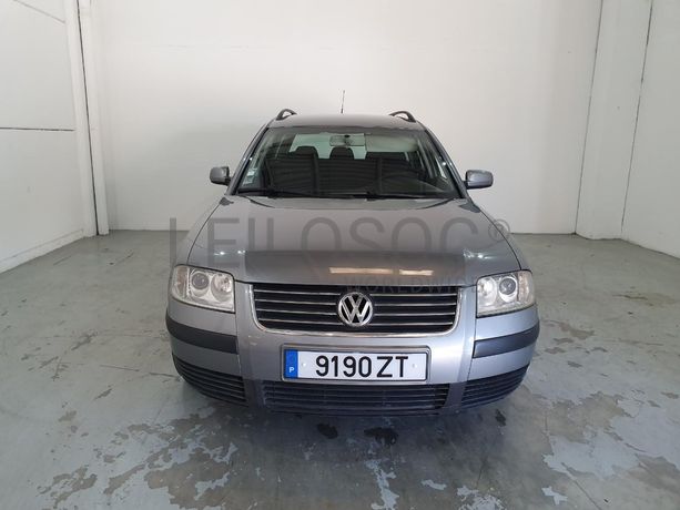 Volkswagen Passat 1.9 TDI · Ano 2001