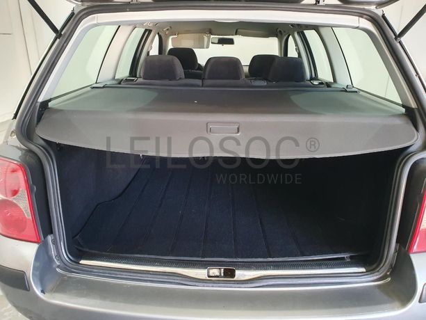 Volkswagen Passat 1.9 TDI · Ano 2001
