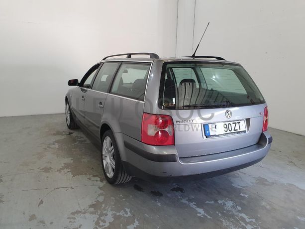 Volkswagen Passat 1.9 TDI · Ano 2001
