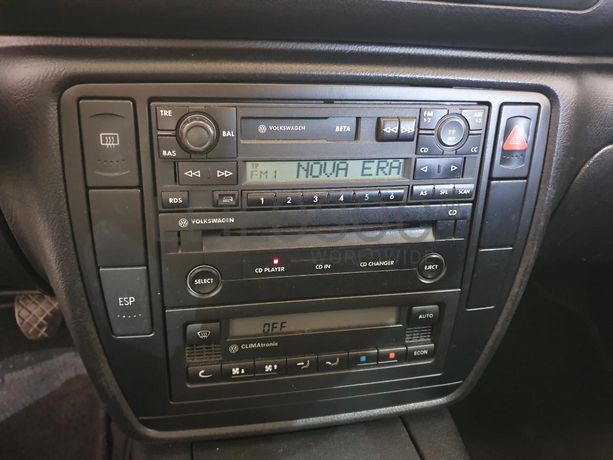 Volkswagen Passat 1.9 TDI · Ano 2001