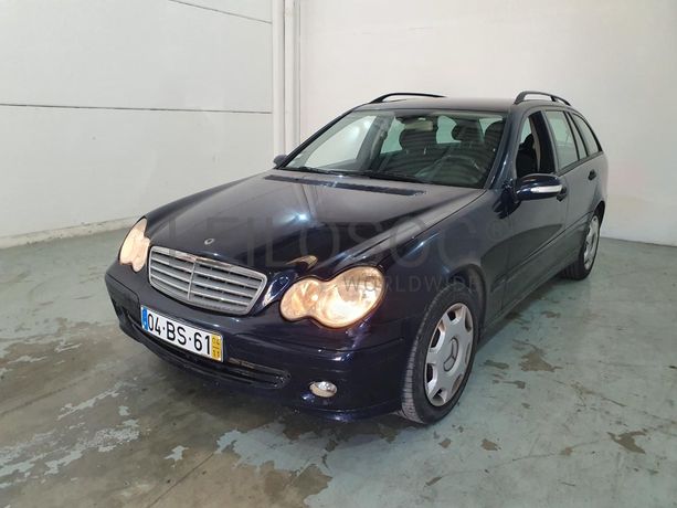 Mercedes-Benz C200 CDI · Ano 2004