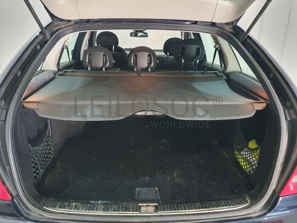 Mercedes-Benz C200 CDI · Ano 2004