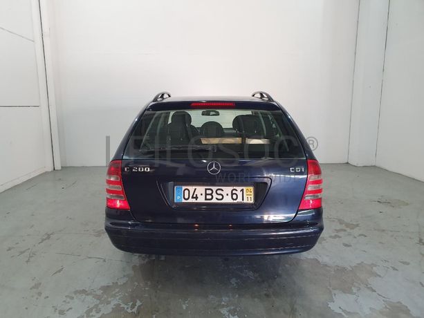 Mercedes-Benz C200 CDI · Ano 2004