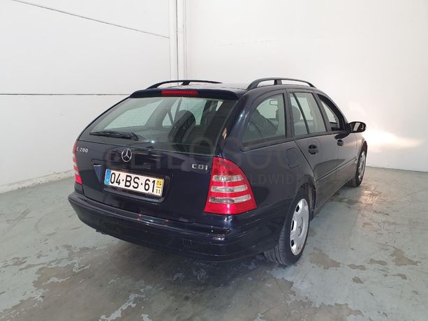 Mercedes-Benz C200 CDI · Ano 2004