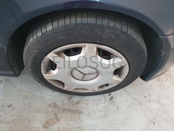 Mercedes-Benz C200 CDI · Ano 2004