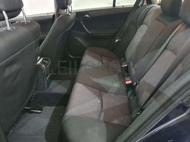 Mercedes-Benz C200 CDI · Ano 2004