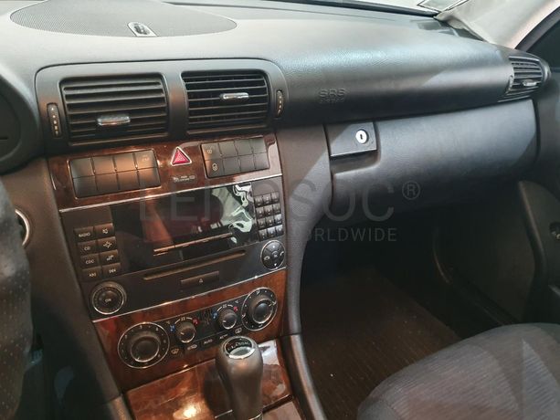 Mercedes-Benz C200 CDI · Ano 2004