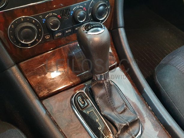 Mercedes-Benz C200 CDI · Ano 2004