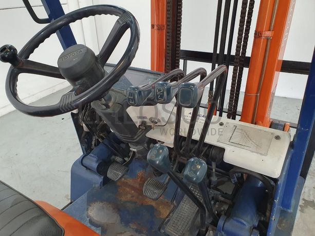 Empilhador Toyota 1500 KG