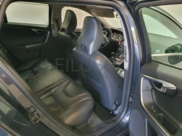 Volvo V60 2.0 · Ano 2011