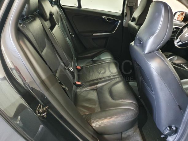 Volvo V60 2.0 · Ano 2011