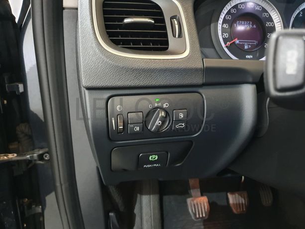 Volvo V60 2.0 · Ano 2011